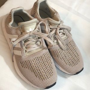 Adidas tennis shoes size 9